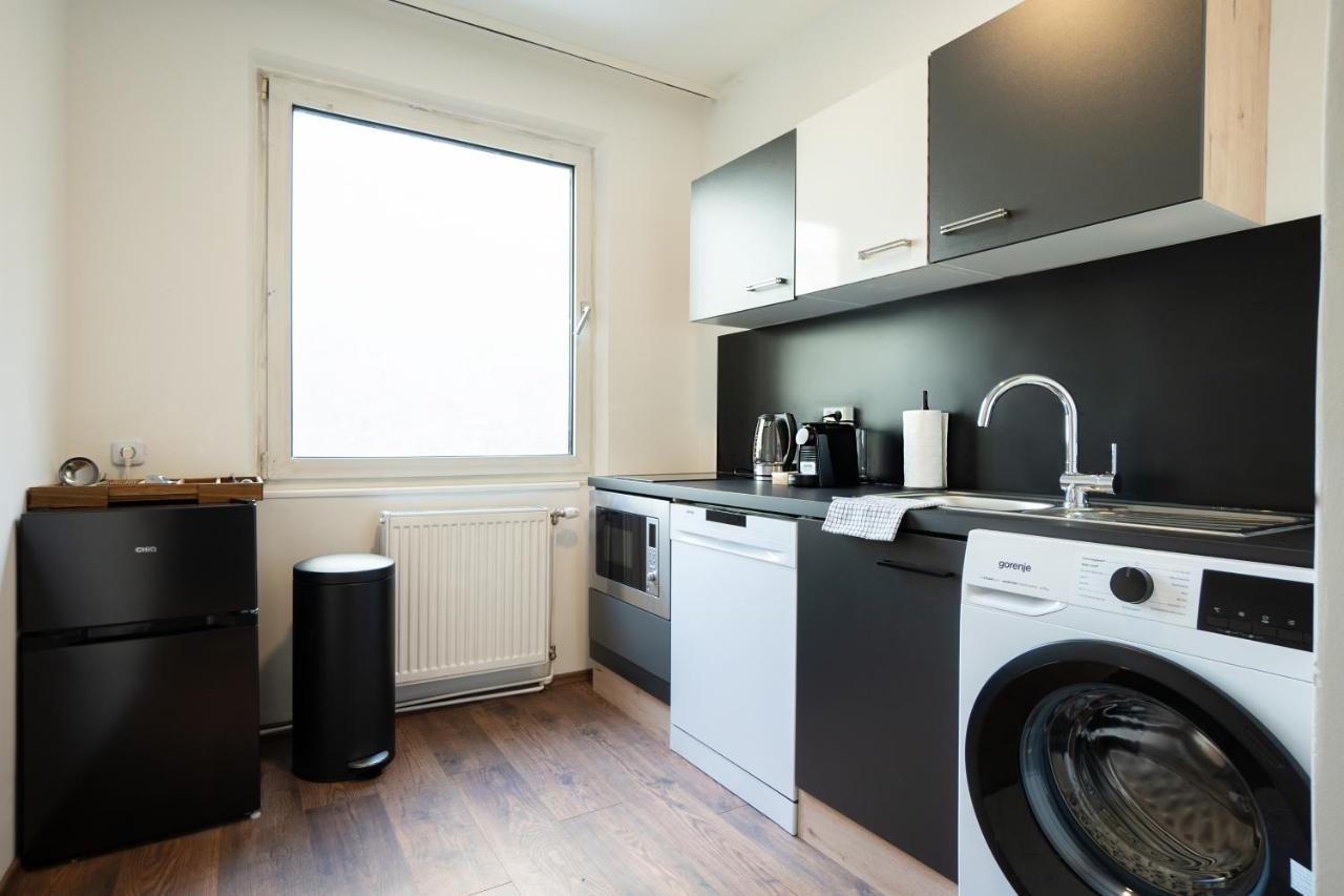 A Spacious 3-bedroom With King-size Beds Is Located Within 5 Minute's Walk From The Prater Appartement *